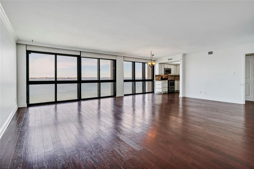 En Venta: $899,000 (2 camas, 2 baños, 1702 Pies cuadrados)