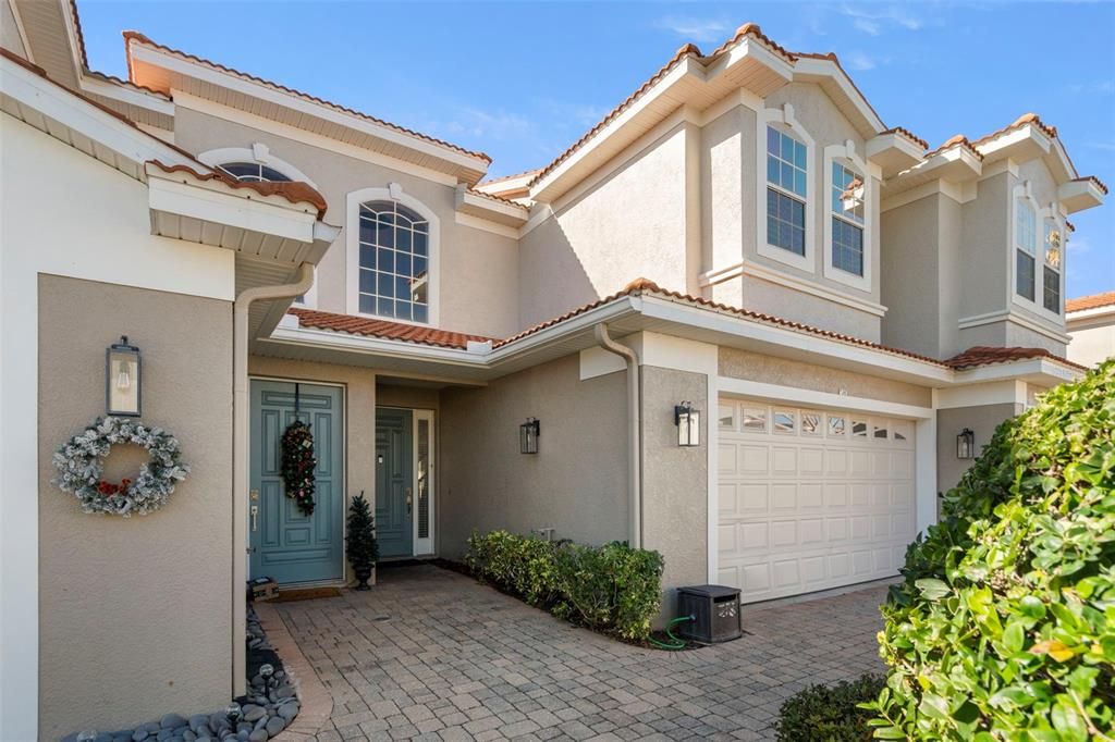 For Sale: $549,000 (3 beds, 3 baths, 2342 Square Feet)