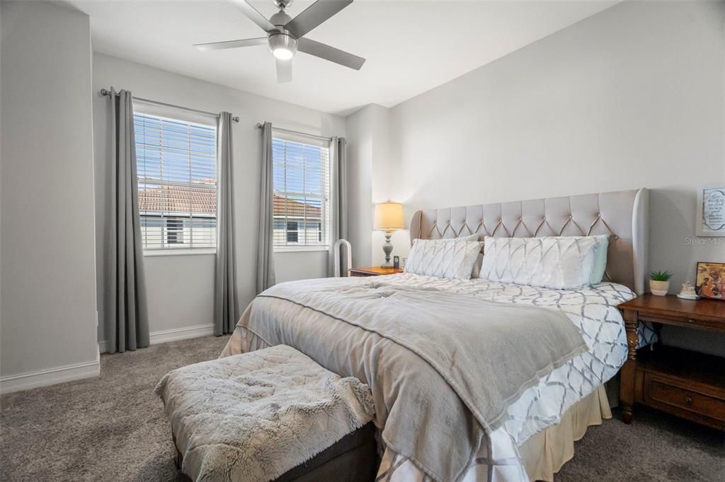 For Sale: $549,000 (3 beds, 3 baths, 2342 Square Feet)