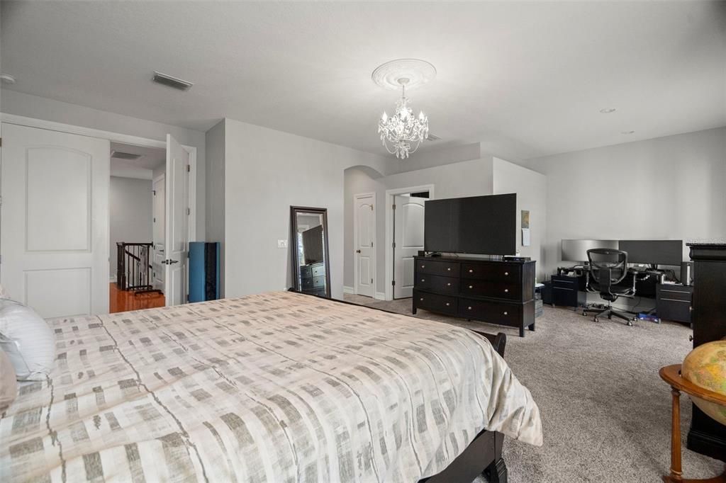 For Sale: $549,000 (3 beds, 3 baths, 2342 Square Feet)