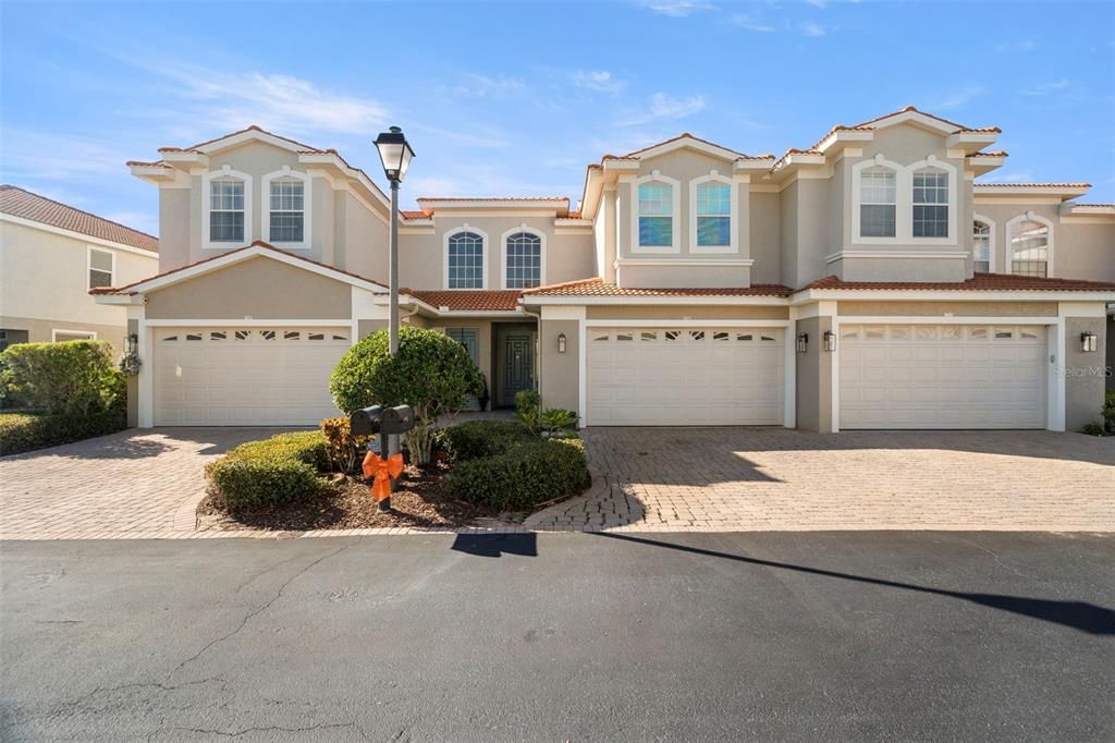 For Sale: $549,000 (3 beds, 3 baths, 2342 Square Feet)