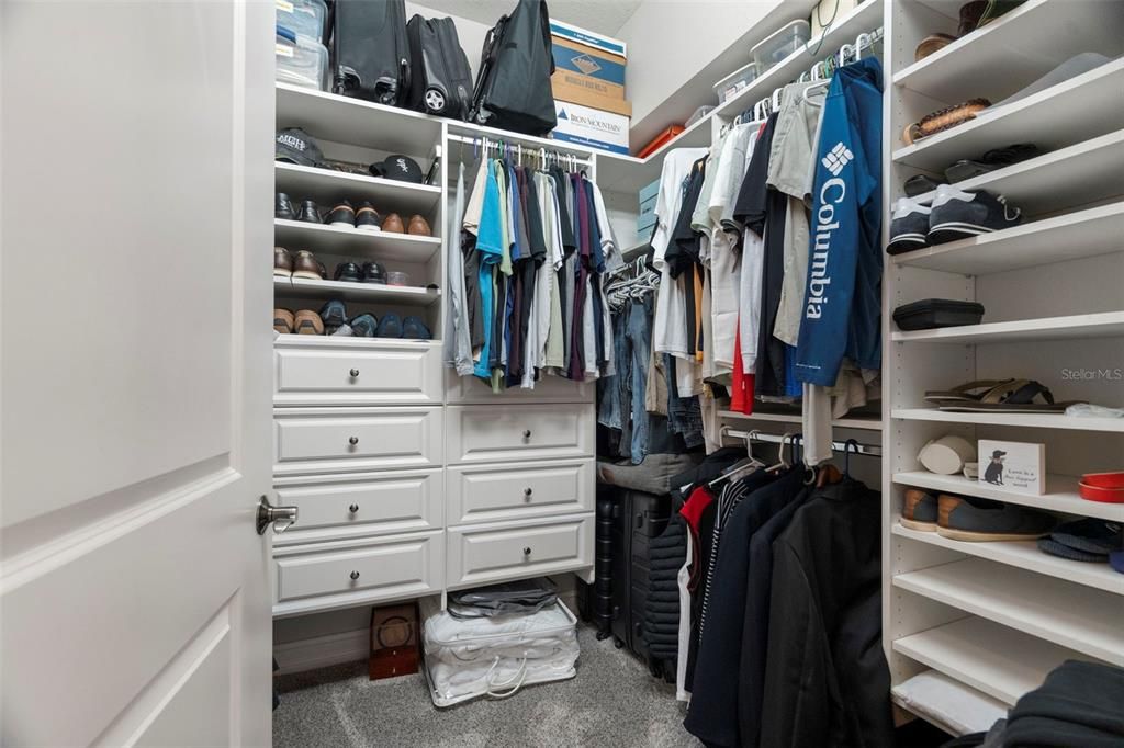 For Sale: $549,000 (3 beds, 3 baths, 2342 Square Feet)