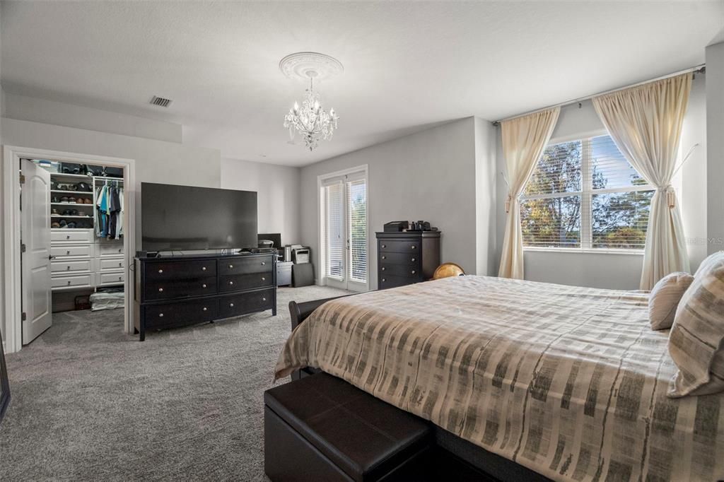 For Sale: $549,000 (3 beds, 3 baths, 2342 Square Feet)