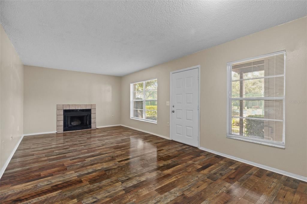 En Venta: $140,000 (2 camas, 2 baños, 912 Pies cuadrados)