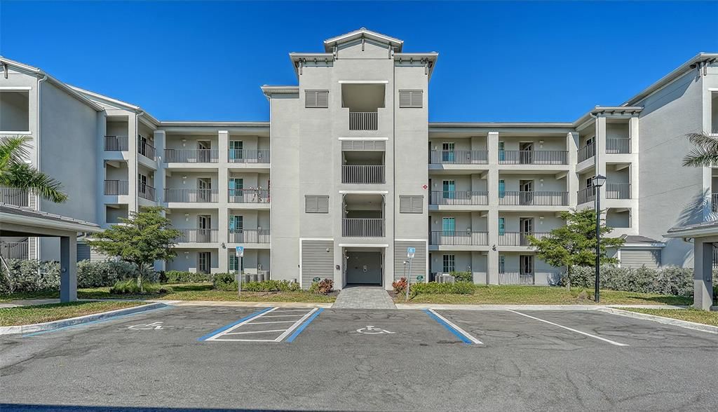 For Rent: $6,000 (2 beds, 2 baths, 1301 Square Feet)