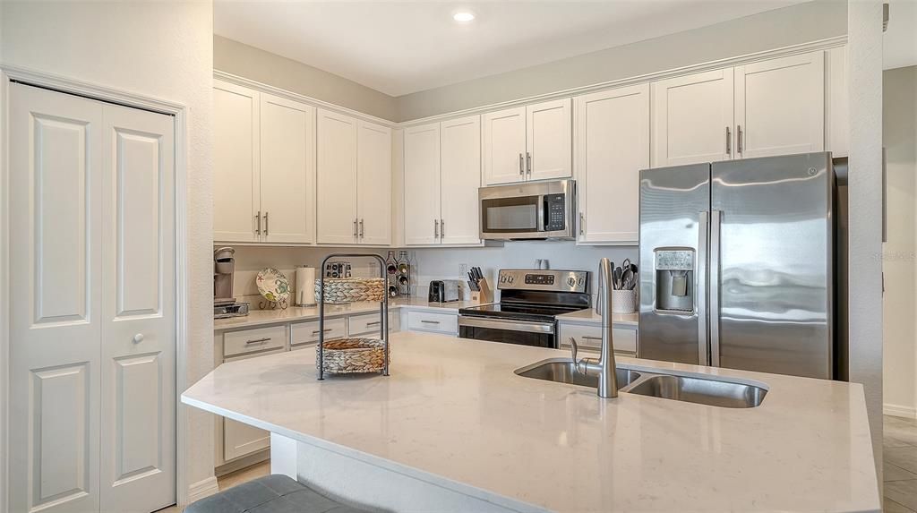 For Rent: $6,000 (2 beds, 2 baths, 1301 Square Feet)