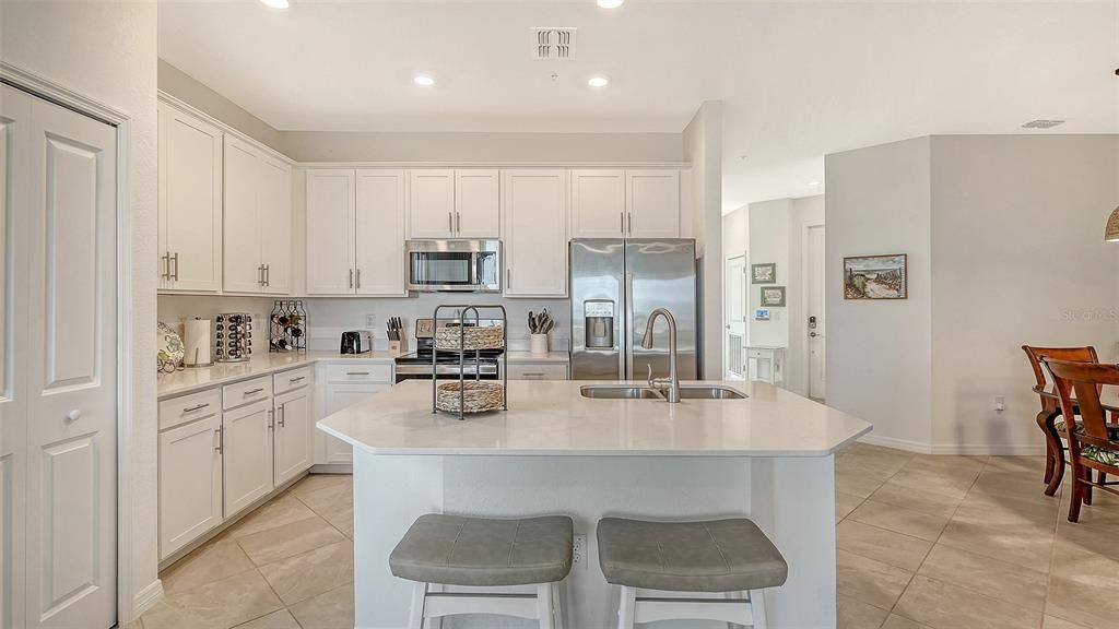 For Rent: $6,000 (2 beds, 2 baths, 1301 Square Feet)