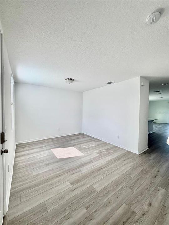 For Rent: $2,890 (5 beds, 3 baths, 2825 Square Feet)