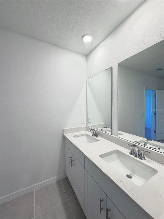 For Rent: $2,890 (5 beds, 3 baths, 2825 Square Feet)