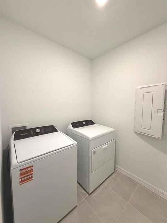 For Rent: $2,890 (5 beds, 3 baths, 2825 Square Feet)