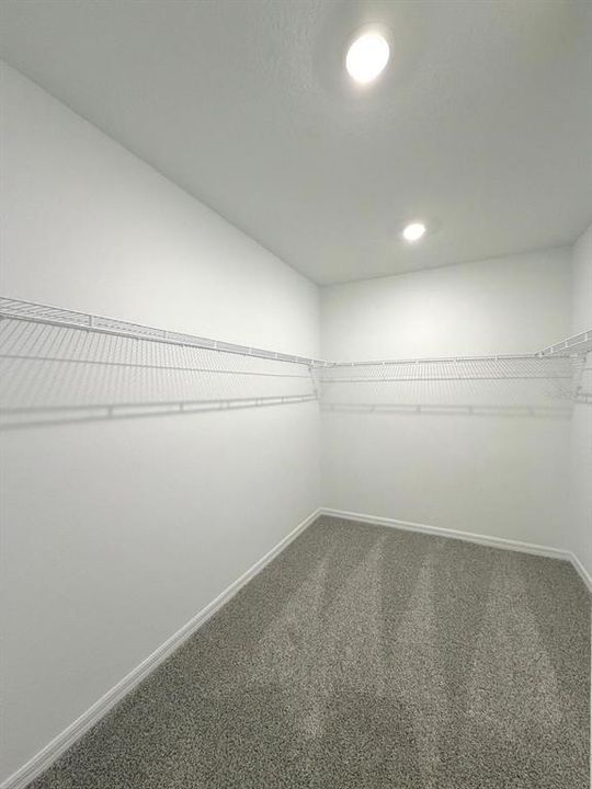 For Rent: $2,890 (5 beds, 3 baths, 2825 Square Feet)