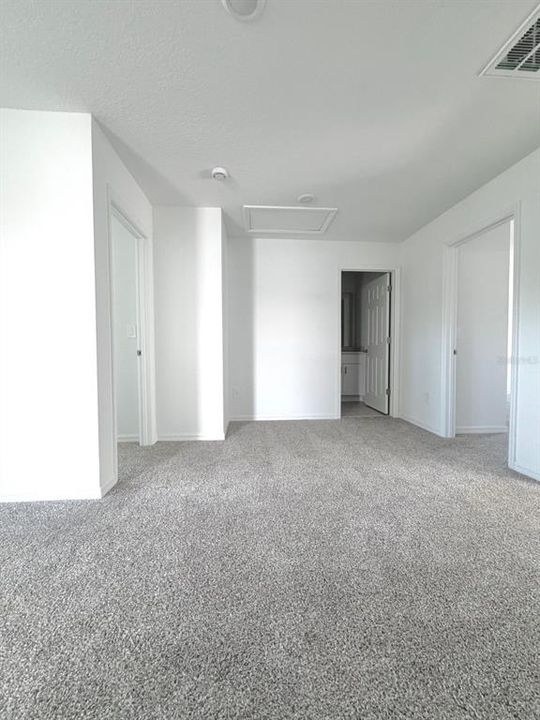 For Rent: $2,890 (5 beds, 3 baths, 2825 Square Feet)