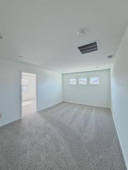 For Rent: $2,890 (5 beds, 3 baths, 2825 Square Feet)