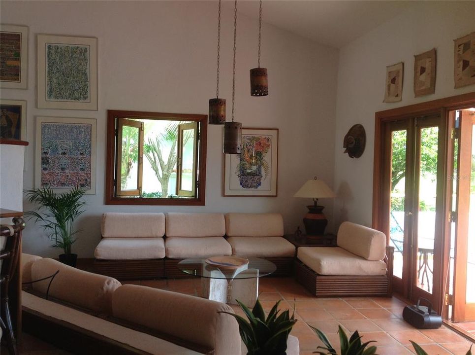 For Rent: $3,000 (2 beds, 2 baths, 2075 Square Feet)