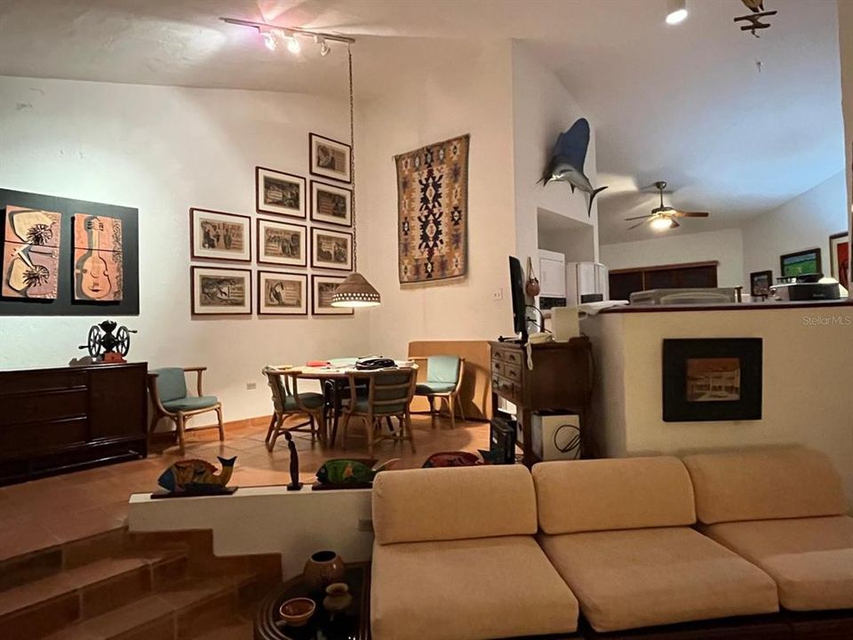 For Rent: $3,000 (2 beds, 2 baths, 2075 Square Feet)