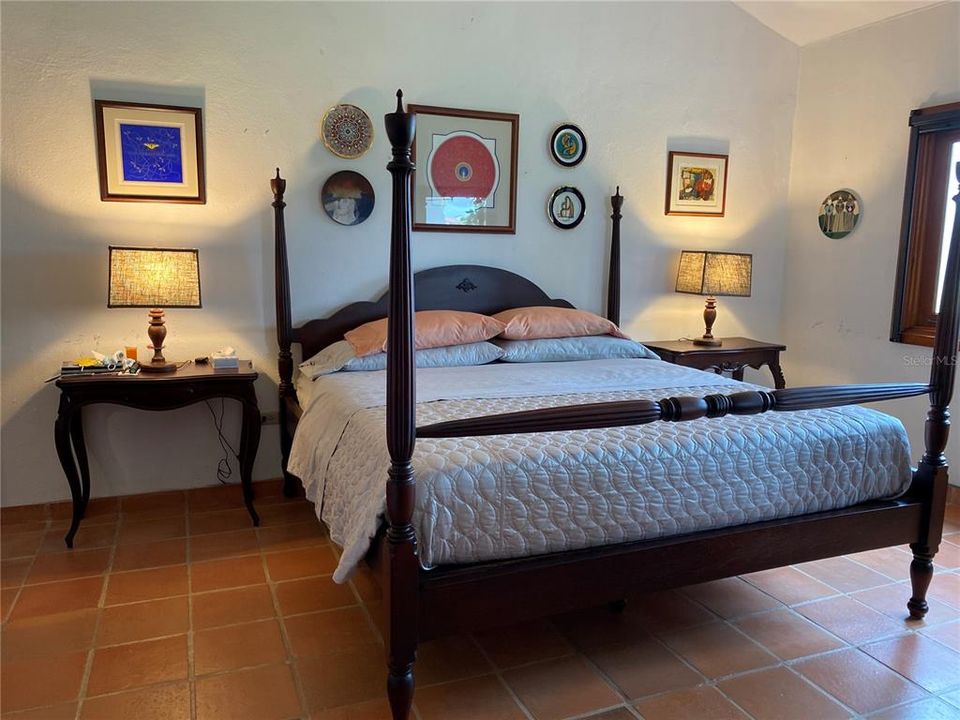 For Rent: $3,000 (2 beds, 2 baths, 2075 Square Feet)