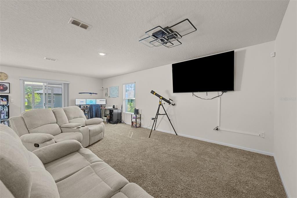 For Sale: $324,990 (3 beds, 2 baths, 1714 Square Feet)