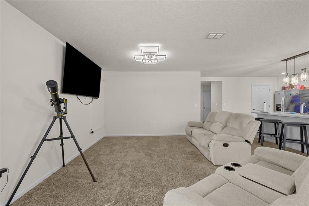 For Sale: $324,990 (3 beds, 2 baths, 1714 Square Feet)