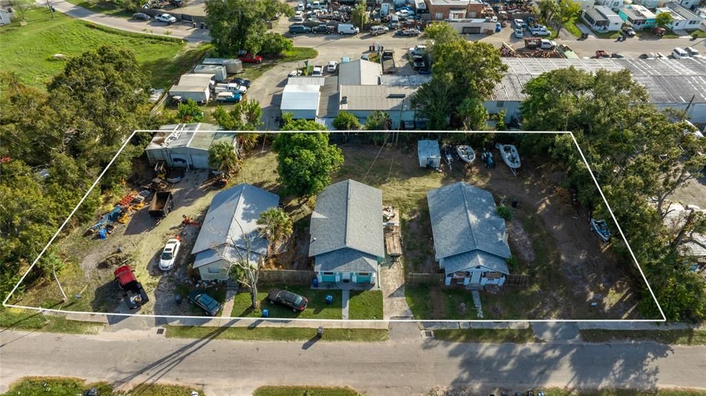 For Sale: $1,300,000 (4 beds, 2 baths, 31000 Square Feet)