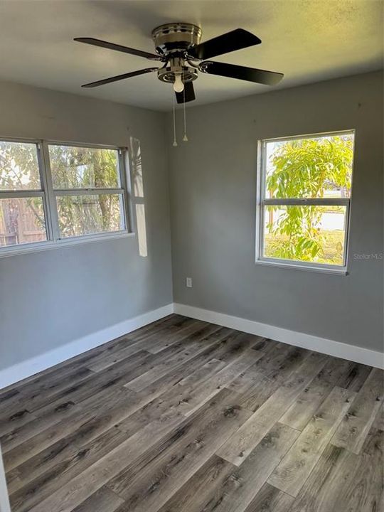 出租: $2,400 (2 贝兹, 1 浴室, 900 平方英尺)