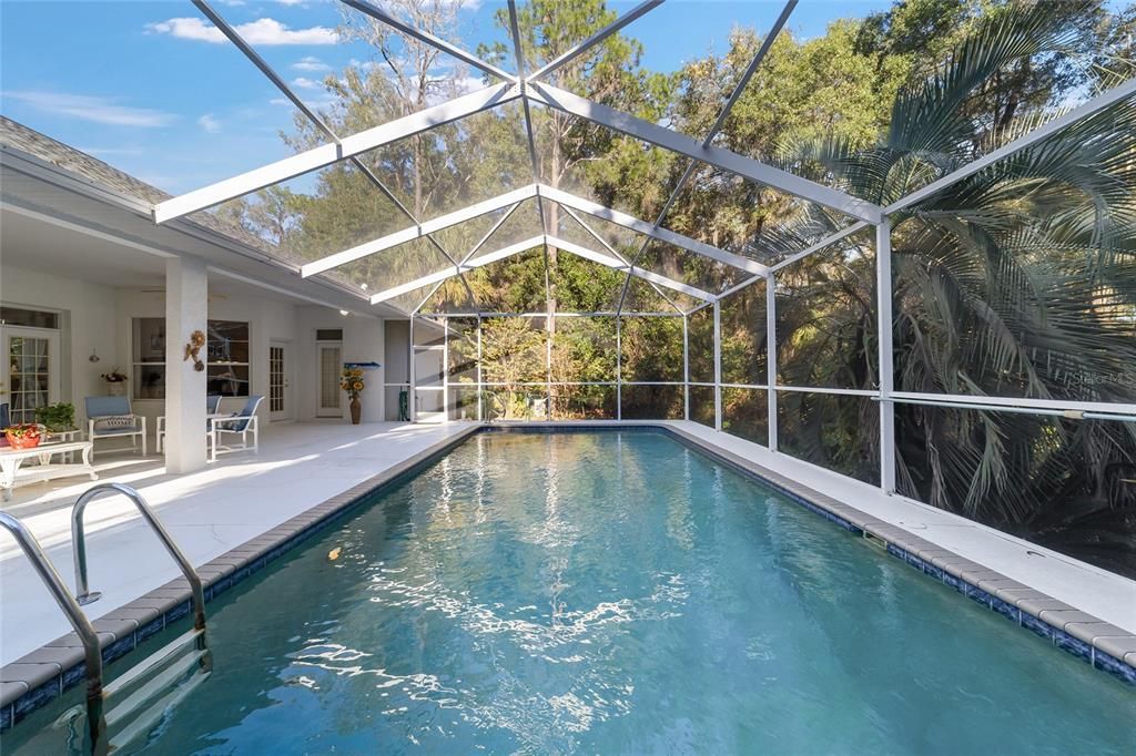 合同活跃: $429,000 (3 贝兹, 2 浴室, 2238 平方英尺)