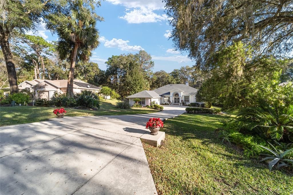 合同活跃: $429,000 (3 贝兹, 2 浴室, 2238 平方英尺)