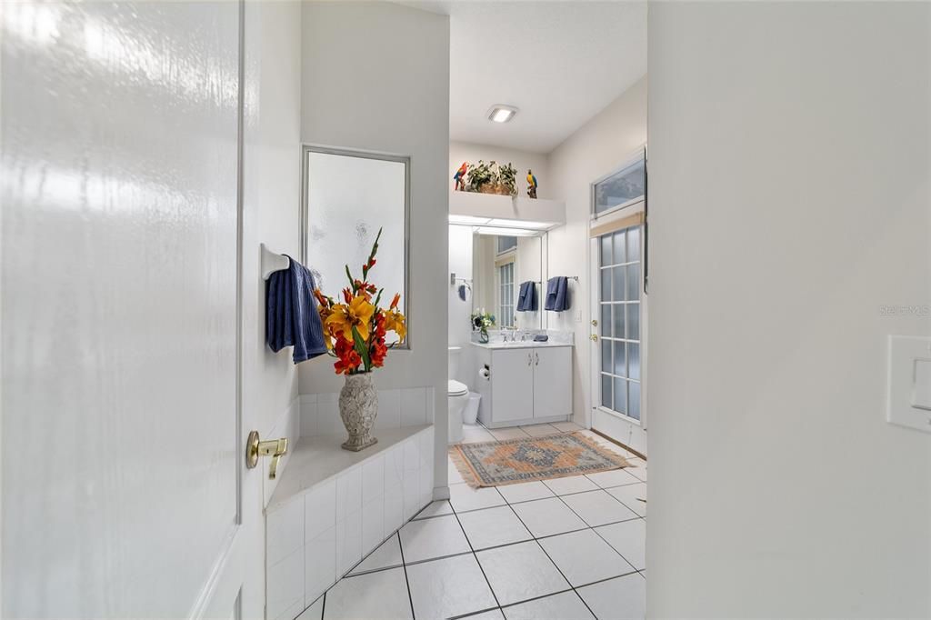 合同活跃: $429,000 (3 贝兹, 2 浴室, 2238 平方英尺)