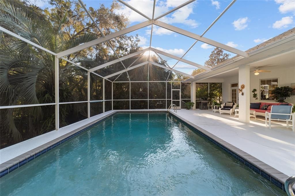 合同活跃: $429,000 (3 贝兹, 2 浴室, 2238 平方英尺)