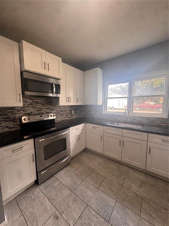 For Sale: $309,700 (4 beds, 2 baths, 1242 Square Feet)