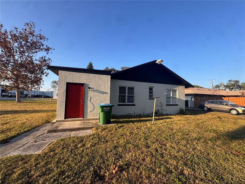 For Sale: $309,700 (4 beds, 2 baths, 1242 Square Feet)