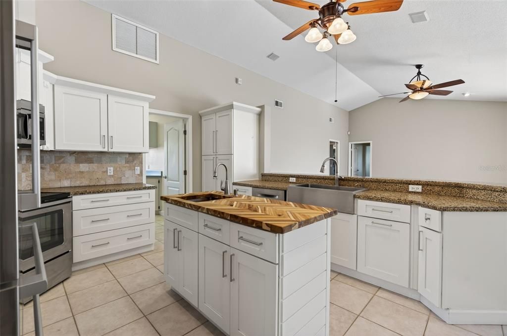 待售: $599,000 (4 贝兹, 3 浴室, 2965 平方英尺)