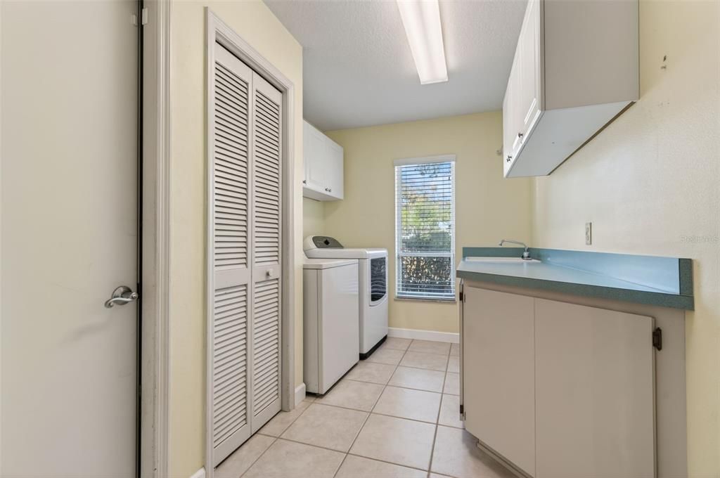 待售: $599,000 (4 贝兹, 3 浴室, 2965 平方英尺)