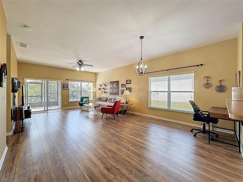 待售: $325,000 (3 贝兹, 2 浴室, 1719 平方英尺)