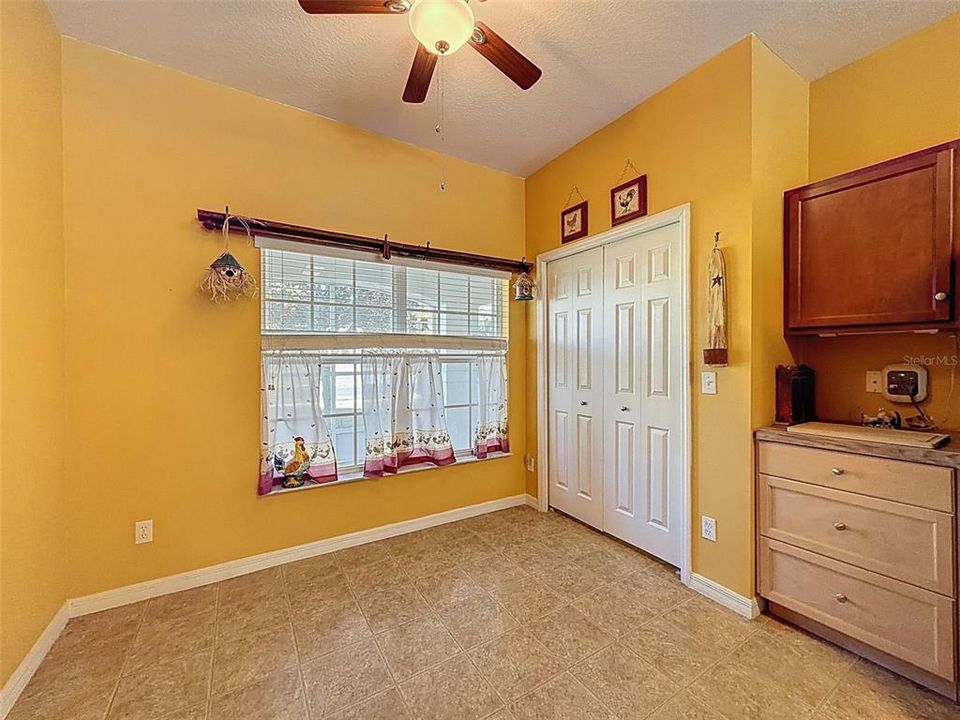 待售: $325,000 (3 贝兹, 2 浴室, 1719 平方英尺)