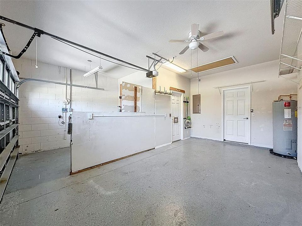 待售: $325,000 (3 贝兹, 2 浴室, 1719 平方英尺)