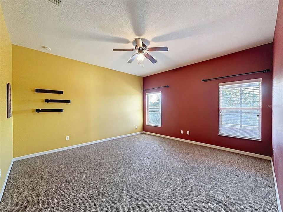 待售: $325,000 (3 贝兹, 2 浴室, 1719 平方英尺)