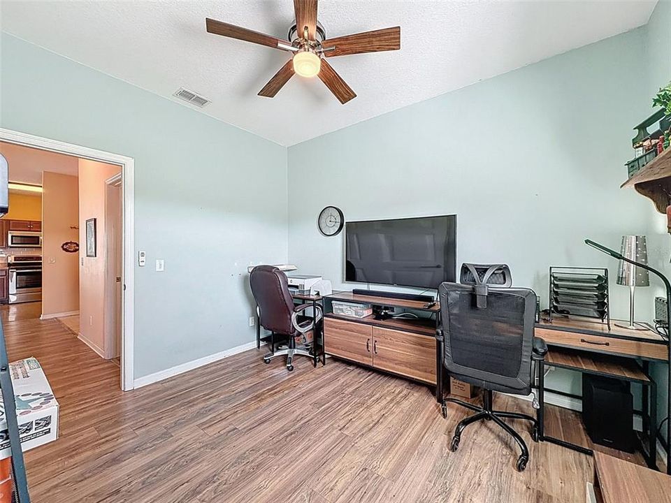 待售: $325,000 (3 贝兹, 2 浴室, 1719 平方英尺)