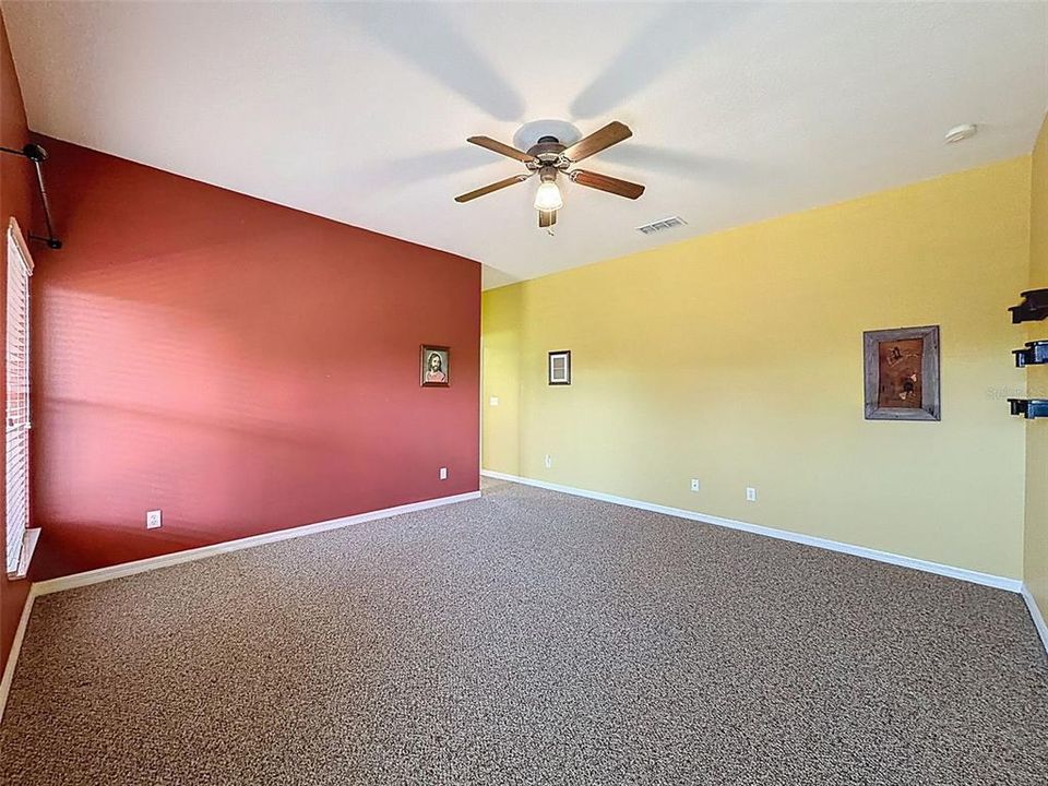 待售: $325,000 (3 贝兹, 2 浴室, 1719 平方英尺)