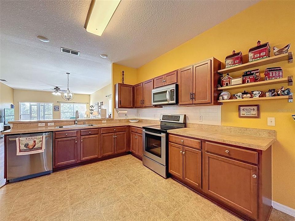 待售: $325,000 (3 贝兹, 2 浴室, 1719 平方英尺)