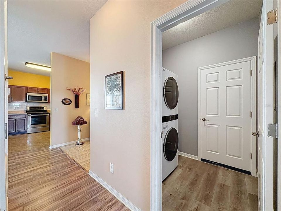 待售: $325,000 (3 贝兹, 2 浴室, 1719 平方英尺)