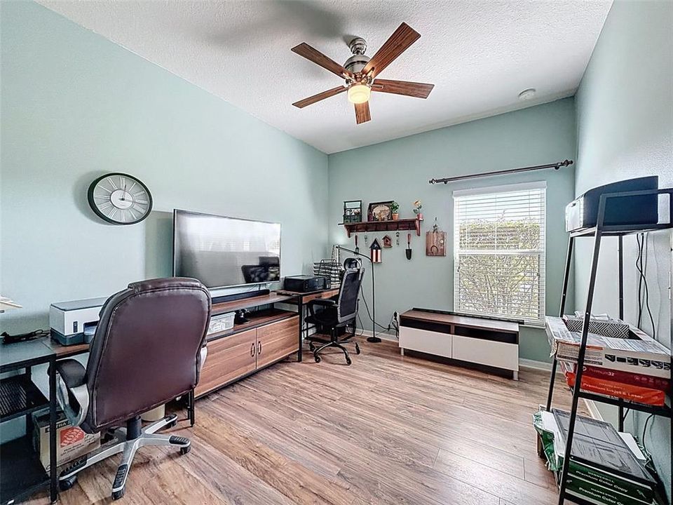 待售: $325,000 (3 贝兹, 2 浴室, 1719 平方英尺)