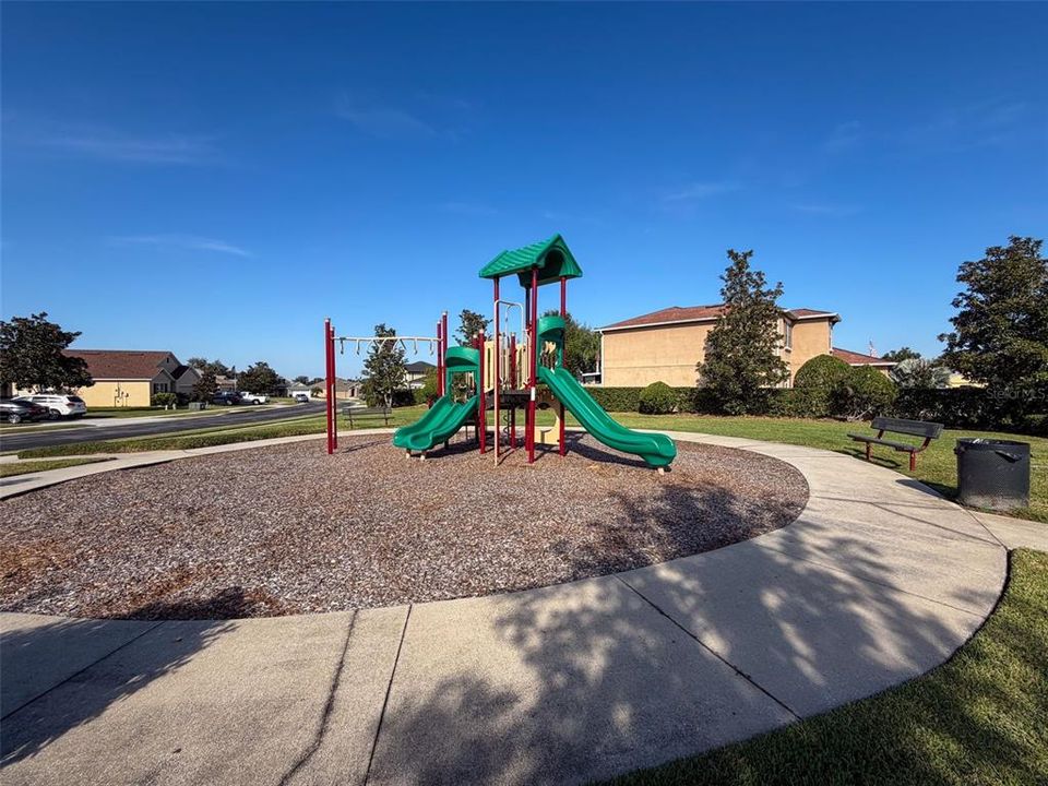 待售: $325,000 (3 贝兹, 2 浴室, 1719 平方英尺)