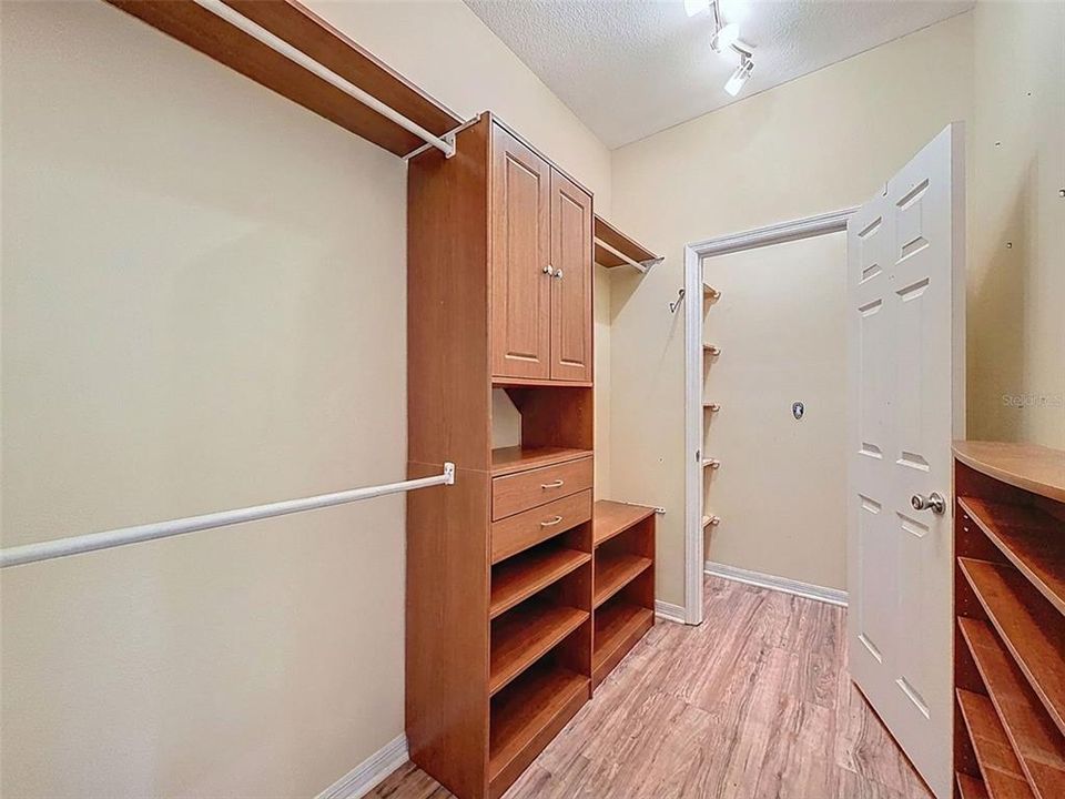 待售: $325,000 (3 贝兹, 2 浴室, 1719 平方英尺)