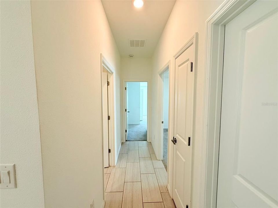 For Rent: $2,190 (4 beds, 2 baths, 1817 Square Feet)