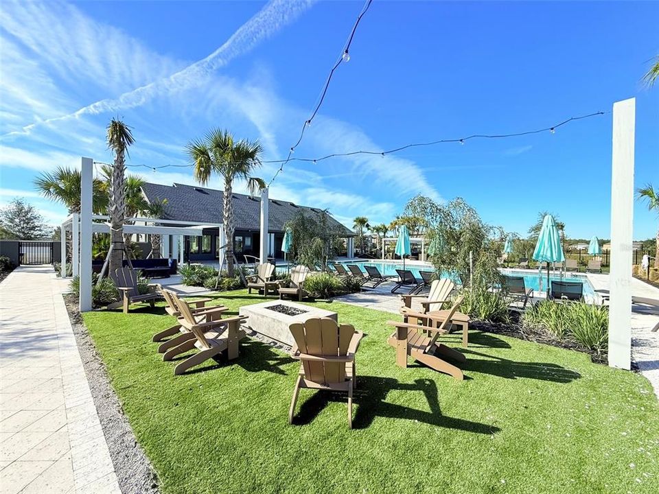 For Rent: $2,190 (4 beds, 2 baths, 1817 Square Feet)