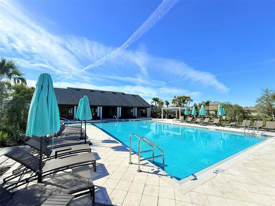 For Rent: $2,190 (4 beds, 2 baths, 1817 Square Feet)