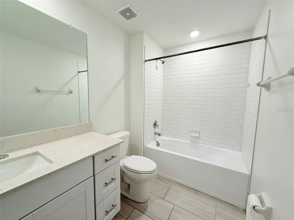 For Rent: $2,190 (4 beds, 2 baths, 1817 Square Feet)