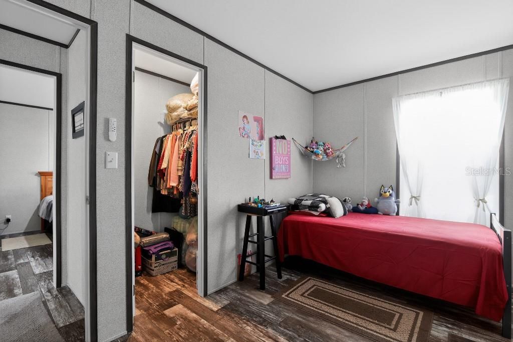 待售: $240,000 (3 贝兹, 2 浴室, 1600 平方英尺)