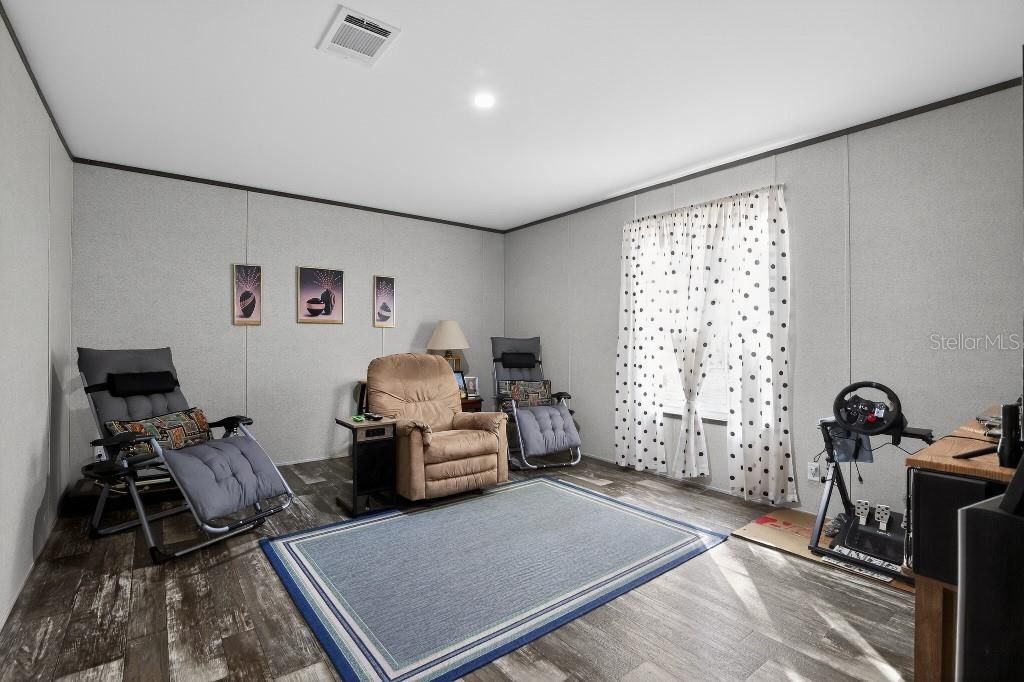 待售: $240,000 (3 贝兹, 2 浴室, 1600 平方英尺)