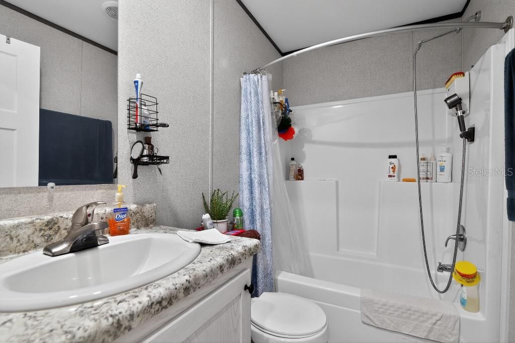 待售: $240,000 (3 贝兹, 2 浴室, 1600 平方英尺)